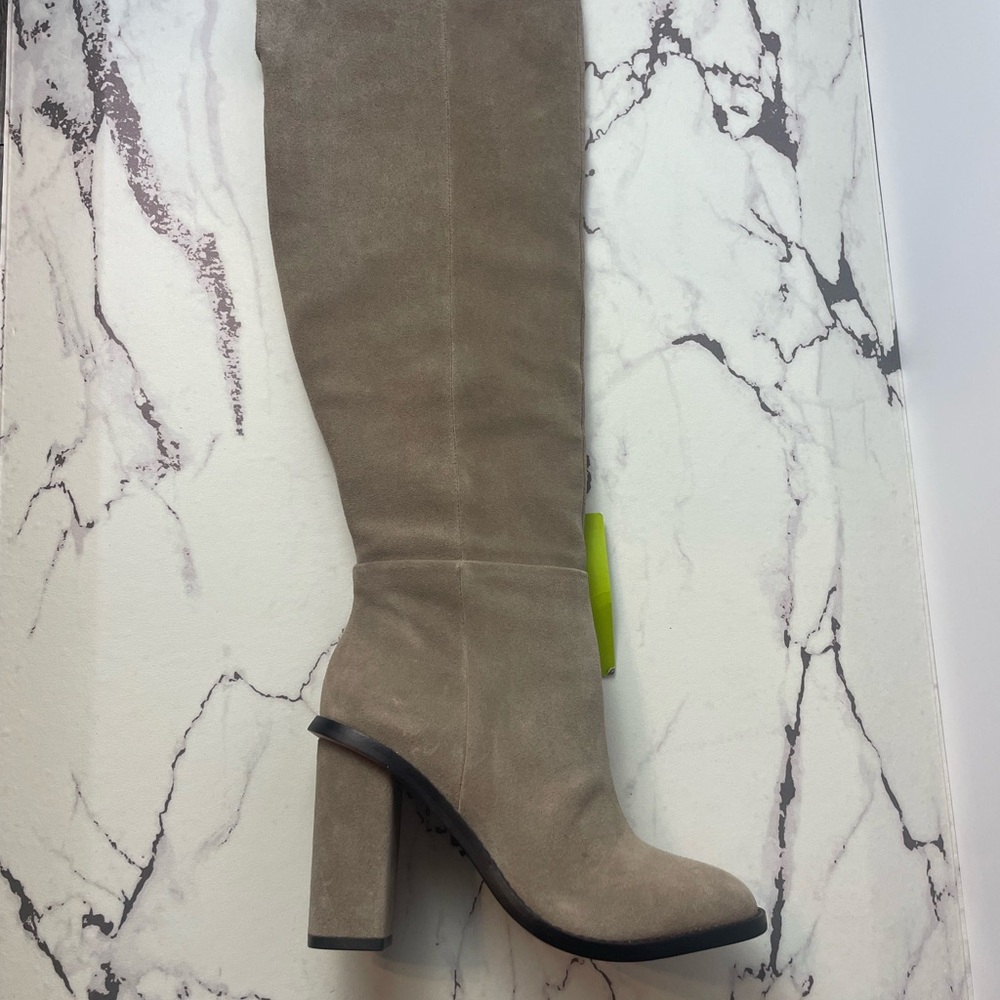 New boots Gianni Bini . Size 6.wide calf.